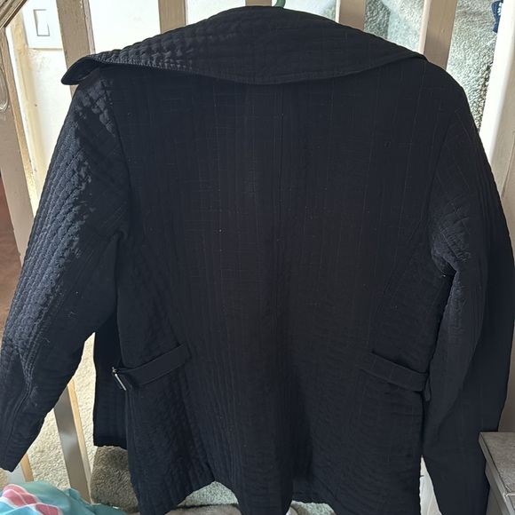 Gallery woman’s medium coat - Picture 3 of 3